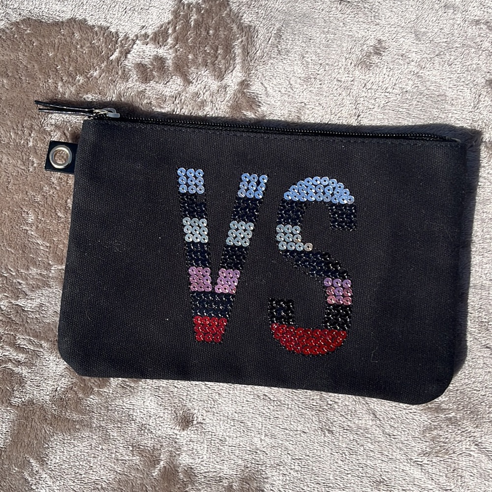 VS Cosmetic/Accessory Pouches - Picture 4 of 5